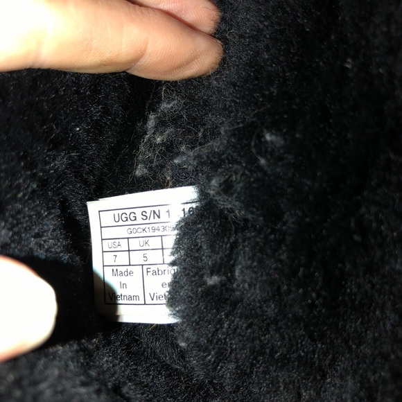 UGG Mini Black Bow Back boots - Picture 4 of 5